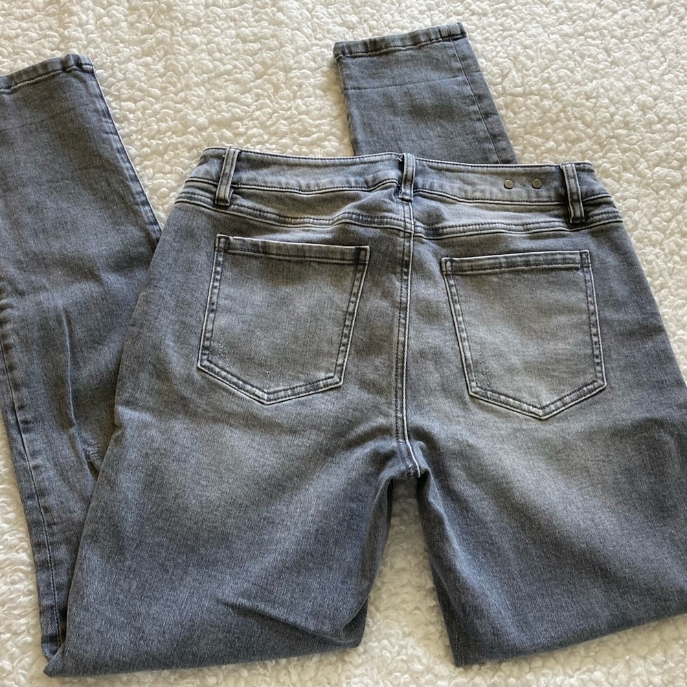 Cabi vintage gray high skinny stretch jeans, size 10, belt loop, 5 pockets - Picture 5 of 11